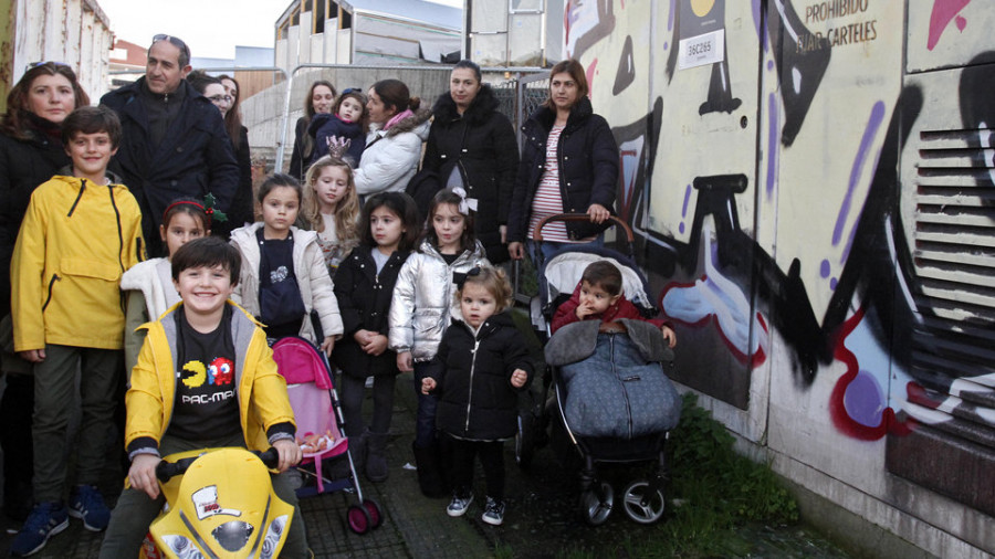 Vecinos de Vilaxoán rechazan que se coloque el transformador en los bajos de la escuela infantil