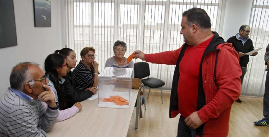 Vilanova y A Illa reeligen a María José Vales y a Juan José Rial Millán como patrones mayores de la cofradía
