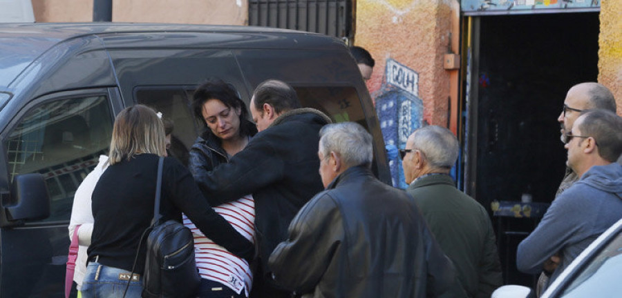 Un hombre entra de madrugada en un local de Madrid y mata  a tiros al dueño y a una clienta