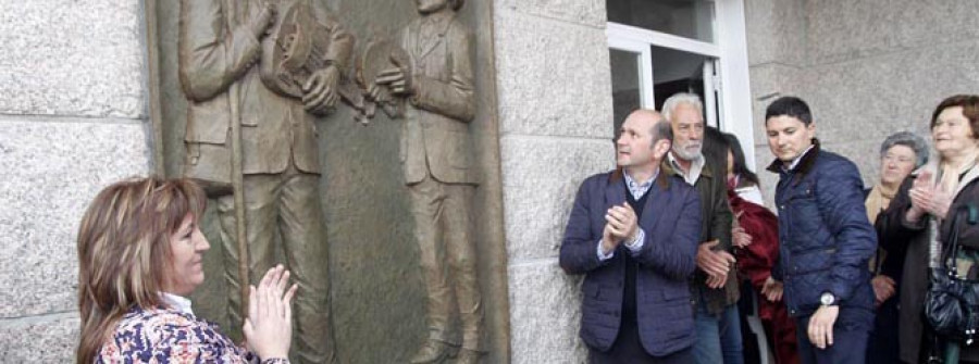O SALNÉS-Galeóns, poesía, xantares e homenaxes no Día das Letras