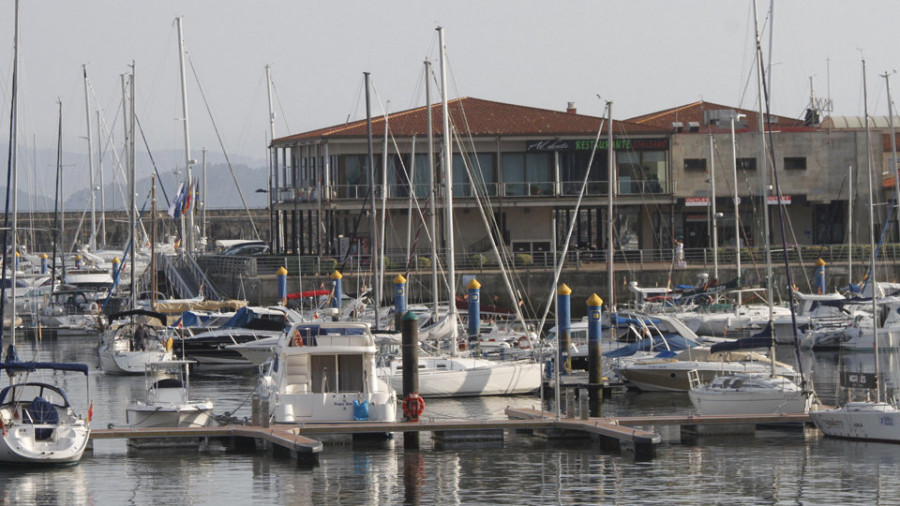 Investigan una posible agresión sexual en un yate en el puerto de Sanxenxo