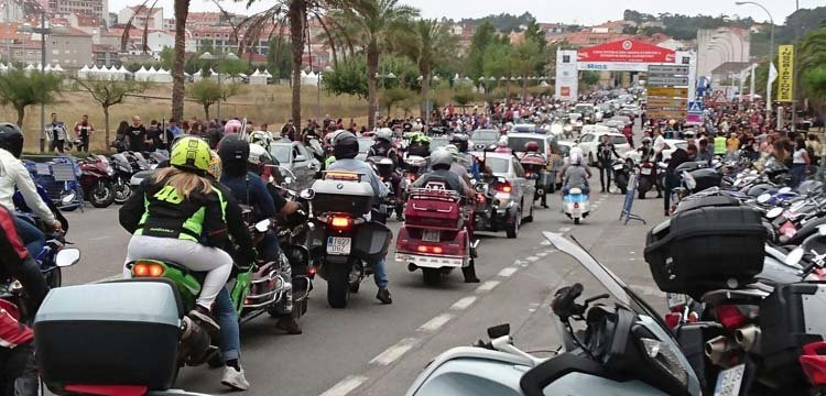 Las motos abarrotan Baltar y pulverizan la cifra de los 13.000 participantes