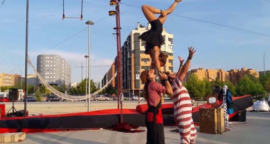 El espectáculo “Vaya circo!” de Kanbahiota recala hoy 
en el Parque de O Espiñeiro