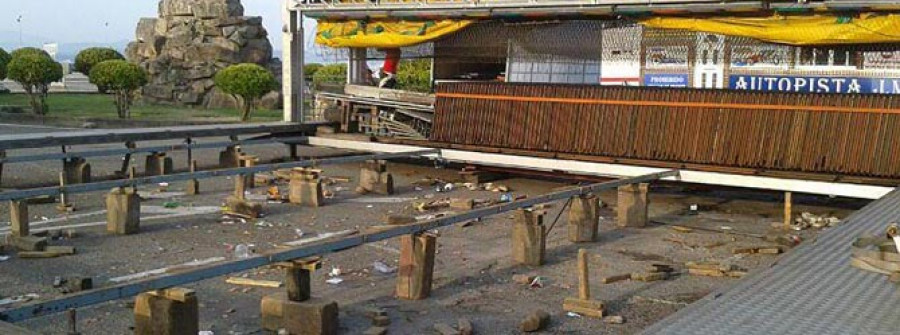 O GROVE-El mercadillo obliga al desmontaje apresurado de los carruseles de feria