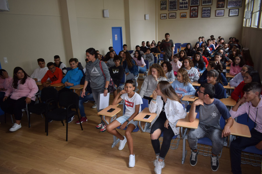 El curso en ESO y BAC se inicia con la duda de si podrán abrir las cafeterías de los institutos