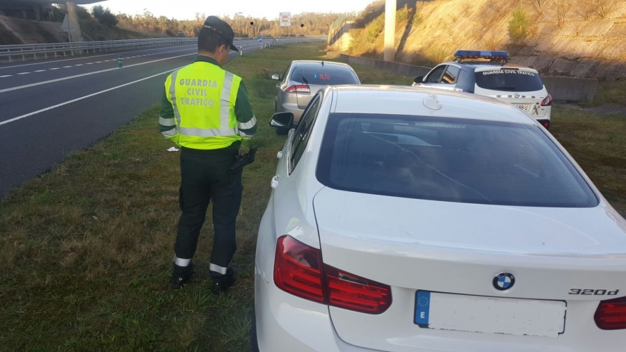 BOIRO - Denunciado un conductor que circulaba a 204 kilómetros por hora en un tramo limitado a 100