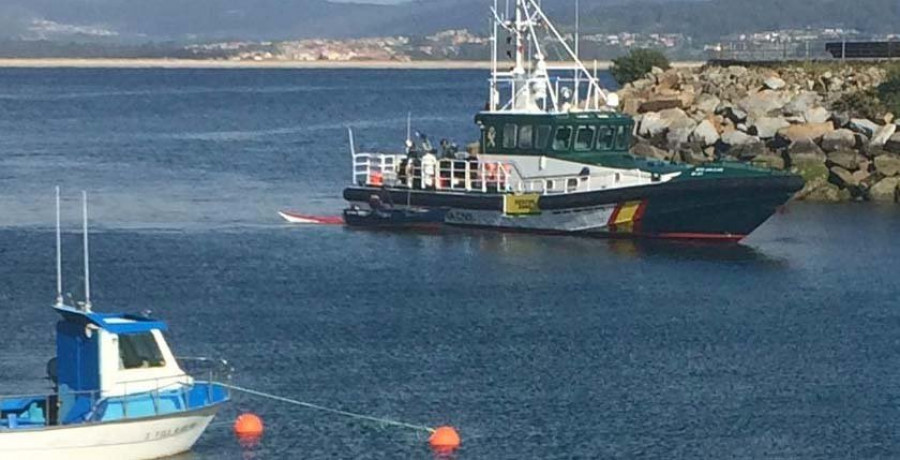 Rescatan a tres jóvenes con hipotermia tras volcar sus kayaks en Pedras Negras