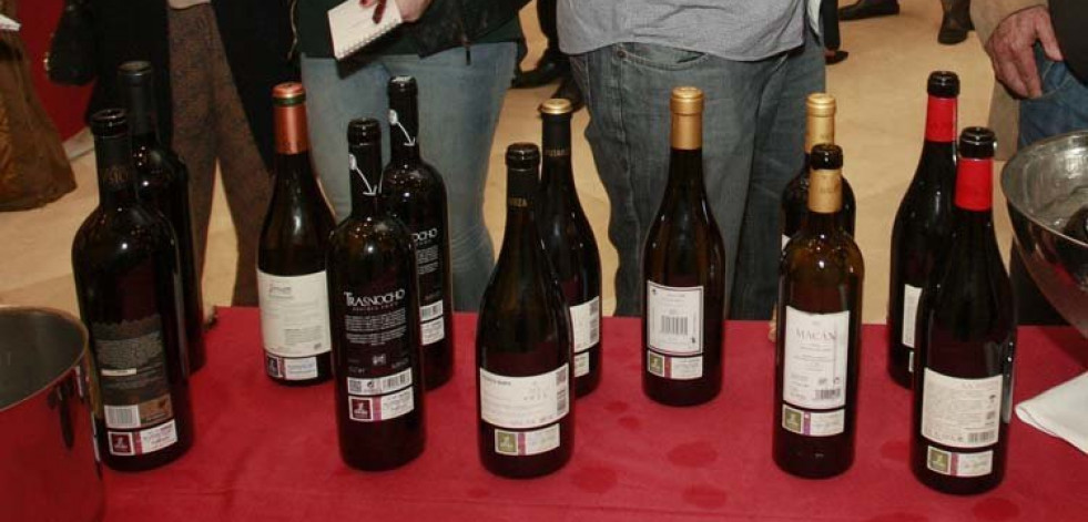 Beber vino puede contrarrestar los daños derivados del tabaco