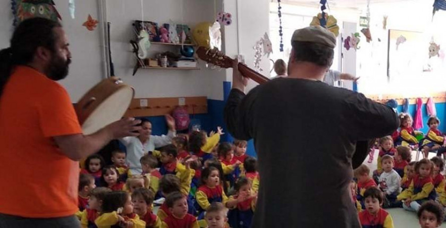 O programa polas Letras Galegas acada o seu apoxeo con música e homenaxes en Carril