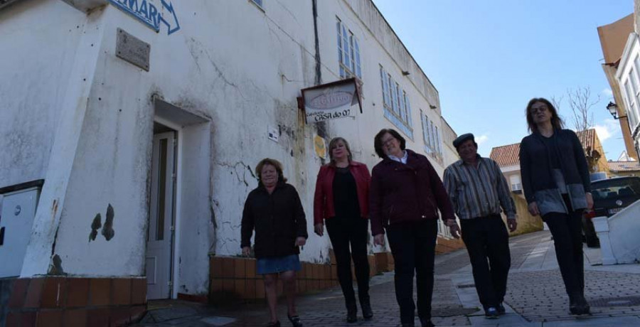 El Club de Jubilados de la Casa do Mar de Corrubedo estrena directiva, que buscará dinamizar la entidad