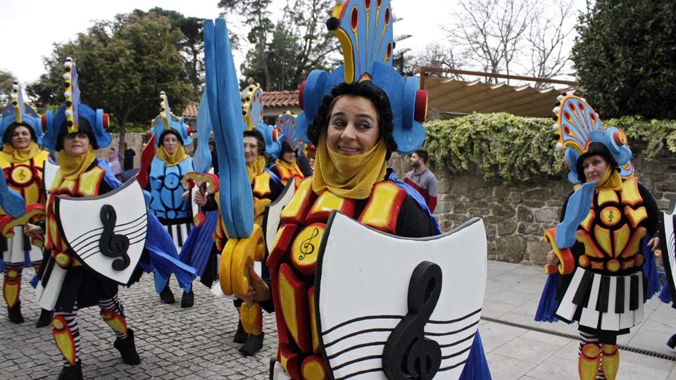 Cambados, A Illa y Vilanova derrochan creatividad y llenan las calles de magia y colorido