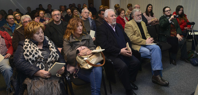 RIVEIRA - La ciudad reivindica con firmeza el legado periodístico de Lustres Rivas