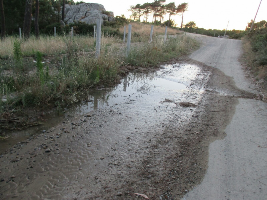 RIVEIRA - Denuncian un vertido de aguas fecales procedente del último bombeo de la depuradora en Couso