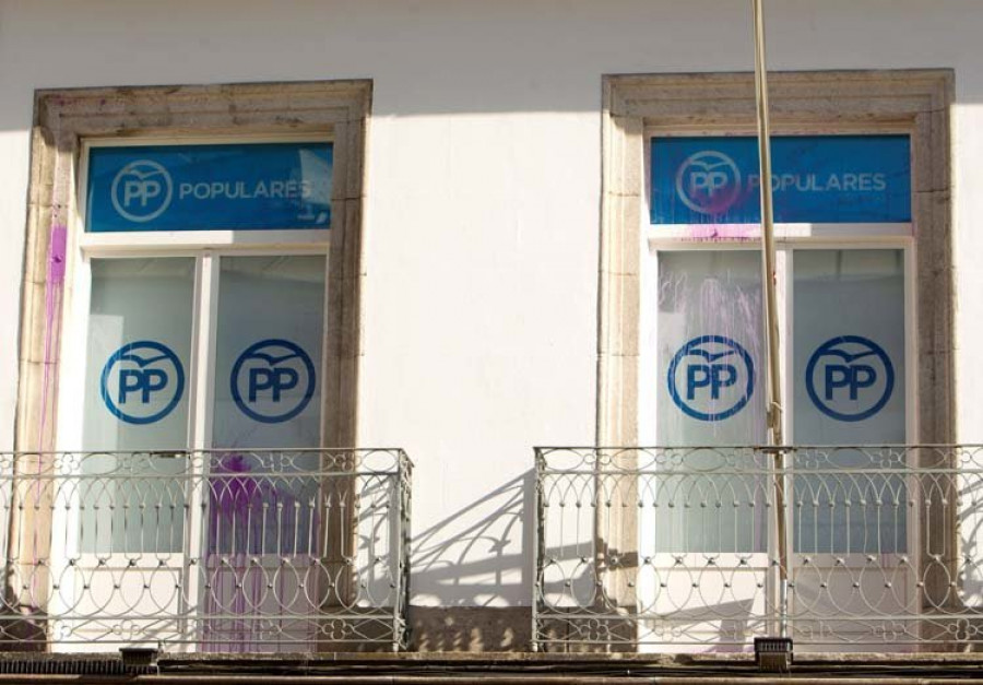 El PP de Vigo denuncia un “ataque” con pintura a su sede por parte de “extremistas”