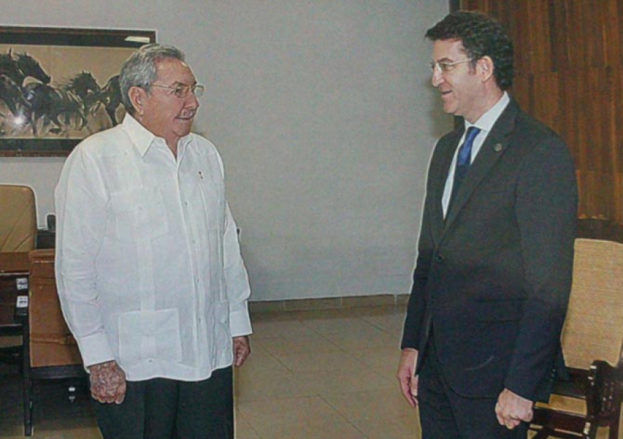 Feijóo traslada a Raúl Castro que  “el riesgo no está en los cambios sino  en el inmovilismo”