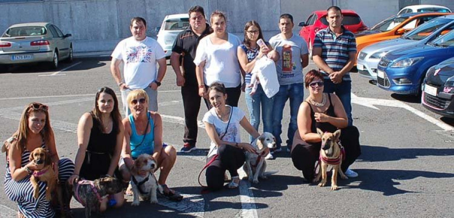 La concentración de tuning colaborará con la asociación Callejeros Barbanza