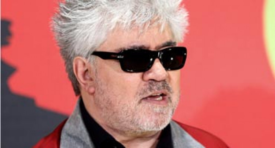 Un Almodóvar “efervescente y divertido” se luce en “Los amantes pasajeros”