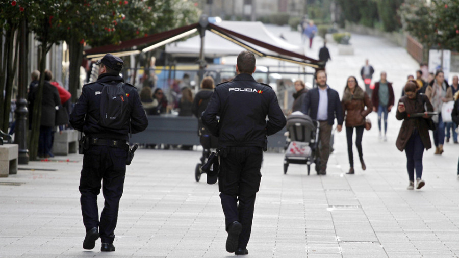 Detienen a un joven por robar con amenazas a un taxista y en coches de un garaje de Vilanova