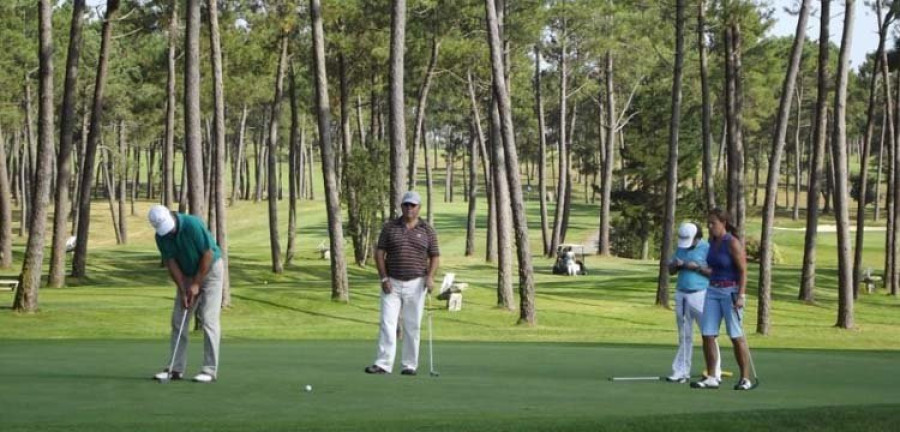 El Patronato del Campo de golf garantiza a los concellos que no tendrán que asumir deuda alguna