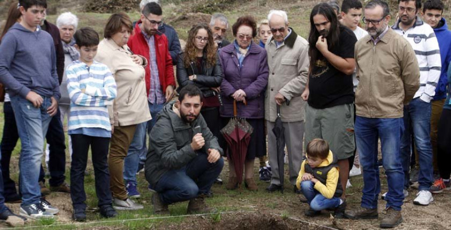 Vilanova exhibe el patrimonio cultural e histórico de Cálago ante la mirada de decenas de vecinos