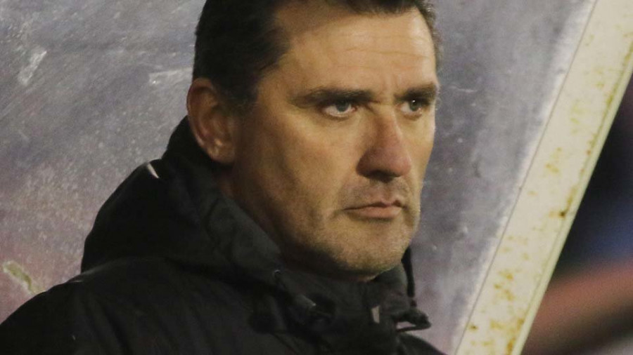 Larraz cree que al Arosa le va “como anillo al dedo” el duelo en Ferrol