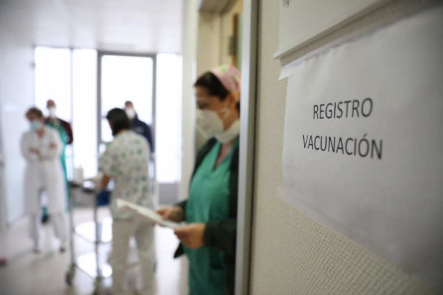 Sanidad prioriza a trabajadores esenciales para la vacuna de AstraZeneca