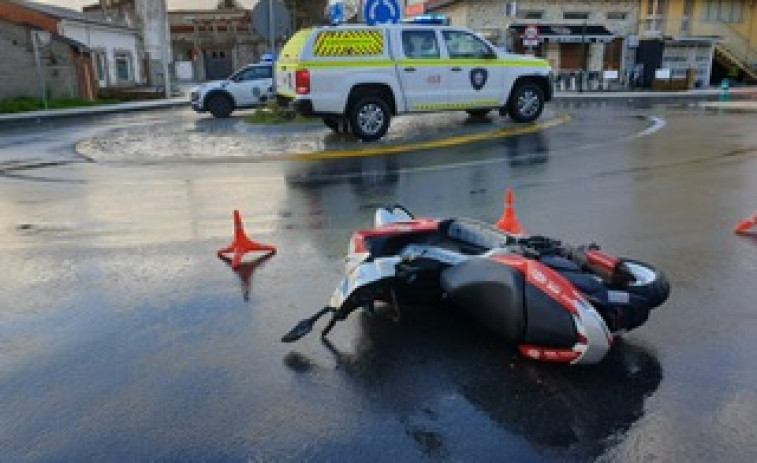 Un hombre resulta herido tras una colisión entre un coche y una moto en Cambados