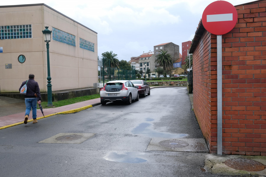 La travesía Manzanares pasa a ser de sentido único para mejorar la seguridad vial en Pedra Pateira