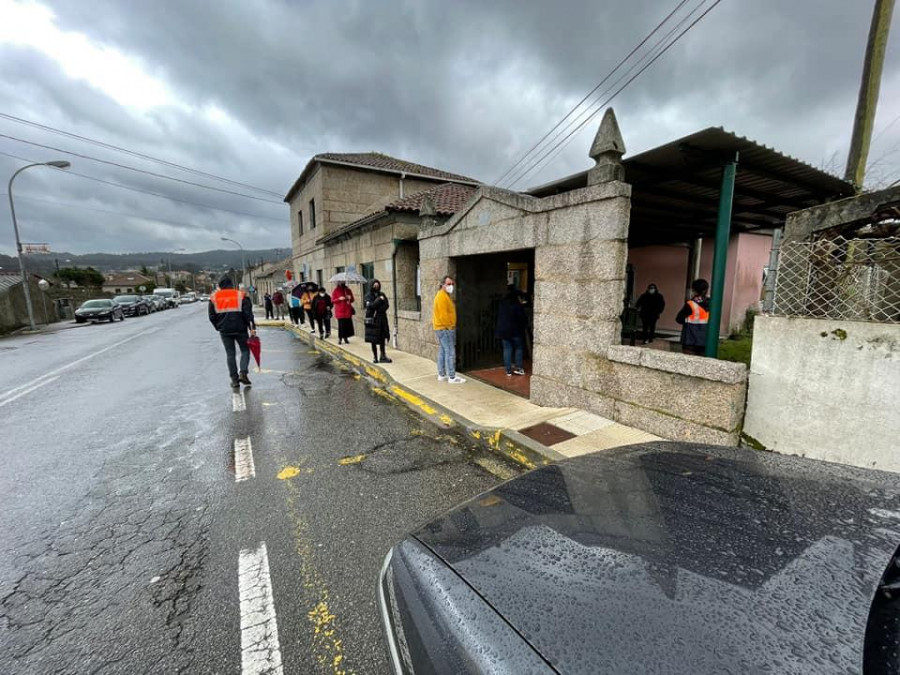 El Sergas realizará un cribado en Meaño y las pruebas de antígenos de Meis dan todas negativo