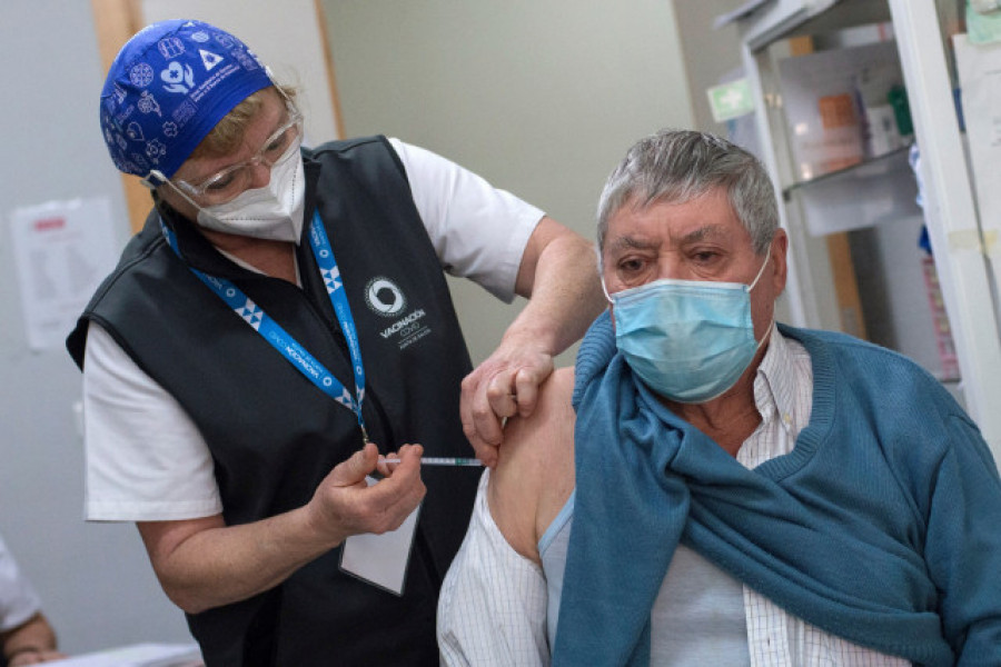 El Sergas ha vacunado a 170.000 gallegos, de ellos 58.000 con dos dosis