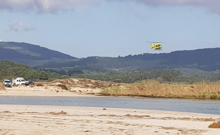 Dos personas en apuros cuando atravesaban el río de las dunas logran salir del agua por sí solos