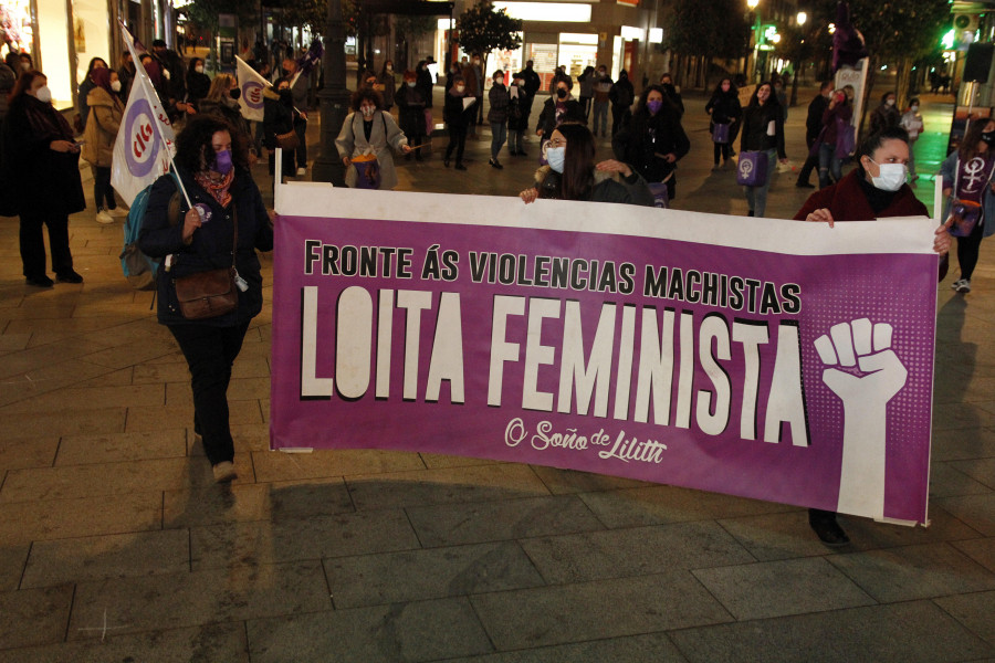 Arousa adapta la cita del 8M y sale a la calle frente a la “criminalización” del feminismo