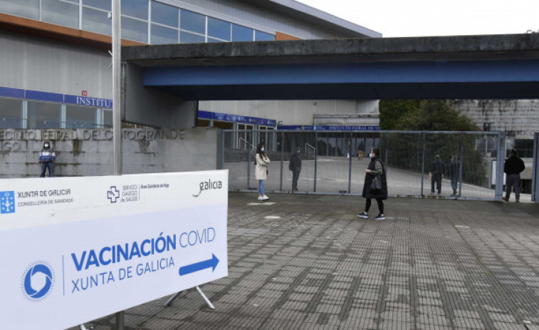 Bajan los pacientes hospitalizados por covid en Galicia y suben ligeramente los contagios