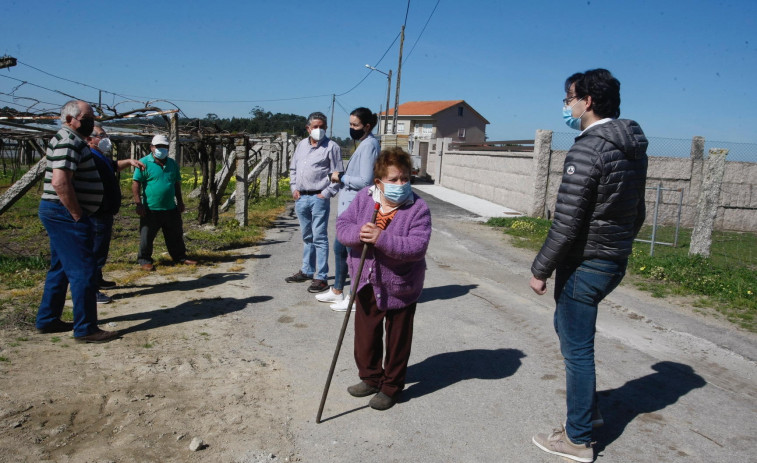 Vecinos de Cobas de Lobos piden más control sobre la empresa y Pode una visita de la alcaldesa