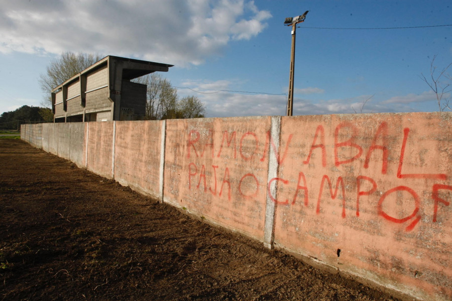 Pode duda que se haya iniciado la regularización del campo del Beiramar y pide el expediente