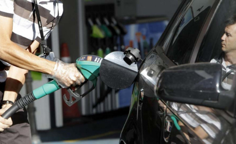 El gasóleo baja un 0,26 % y la gasolina repunta un 0,67 % en la última semana
