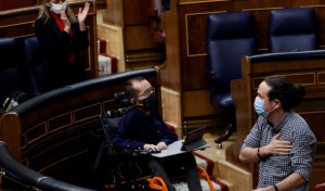 Pablo Iglesias deja el Congreso cinco años después de su llegada entre murmullos y lágrimas