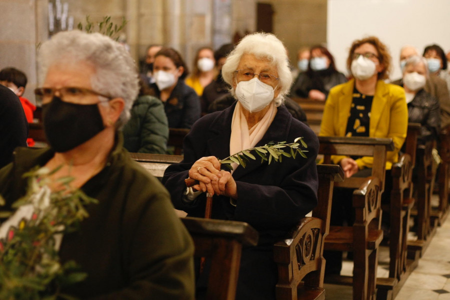 Arousa vivió un Domingo de Ramos con restricciones y fervor