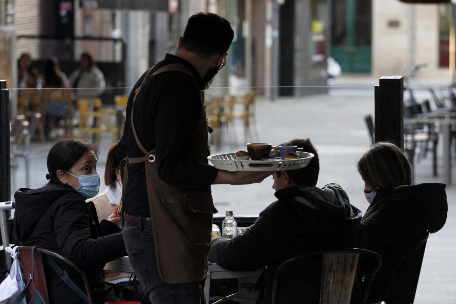 Cierre de hostelería y perímetro para Vilanova y bares solo en terraza para Meis  a partir del lunes