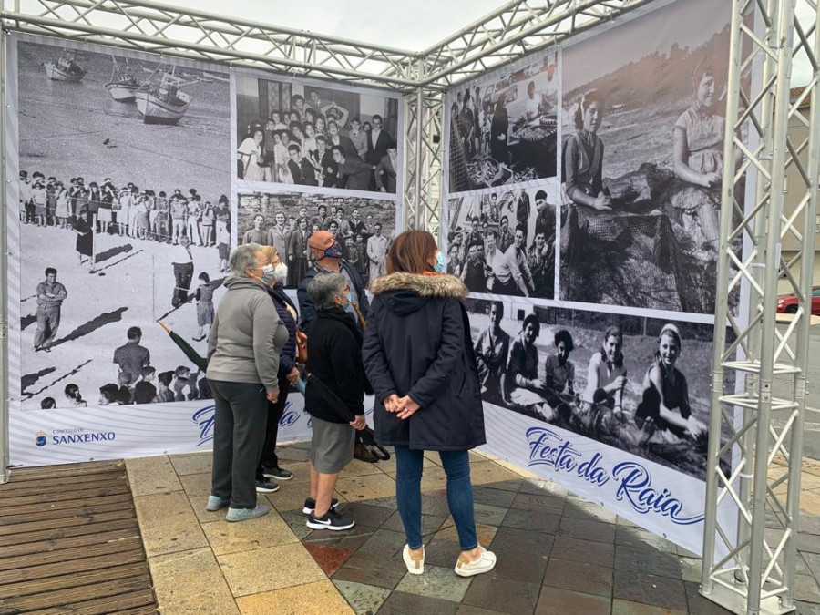 Portonovo muestra en una exposición de fotos antiguas sesenta años de la historia de sus gentes