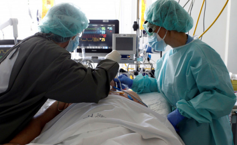 Suben ligeramente los pacientes covid en Galicia, con el área sanitaria de A Coruña a la cabeza