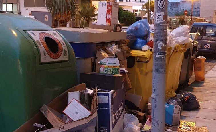 Vecinos del centro denuncian falta de control y dejadez en el servicio de recogida de basura