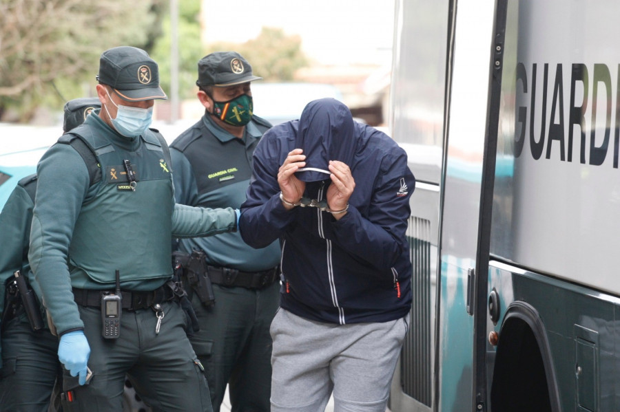 Envían a prisión a cinco de los detenidos en la redada y mantienen cargos al resto