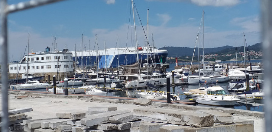 Ingresan en el hospital otros dos tripulantes del barco atracado en Vigo donde se detectó la variante india