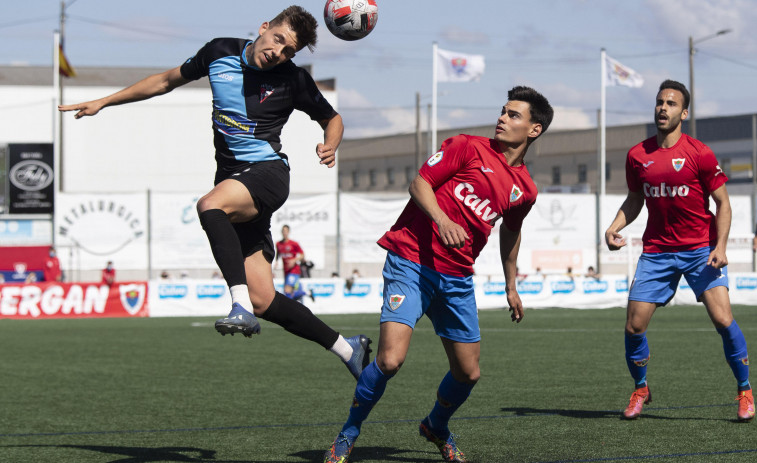 El Arosa está a tres partidos en A Lomba del ascenso