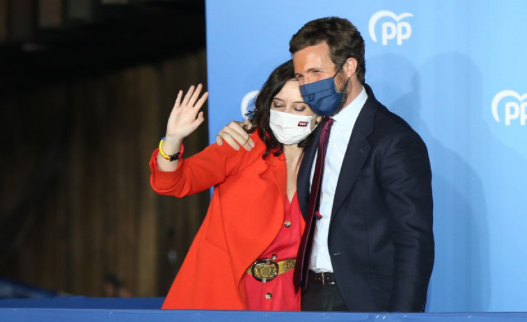 Casado, fan número uno de Ayuso, por la cuenta que le tiene