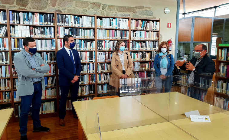 La Xunta financia la compra de libros en gallego para  27 bibliotecas arousanas