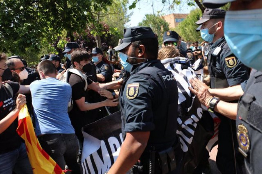 Dos detenidos en una protesta durante la visita de Felipe VI a la Universidad Jaume I