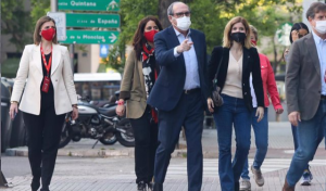 Ángel Gabilondo acude al hospital tras haber recibido la vacuna esta mañana