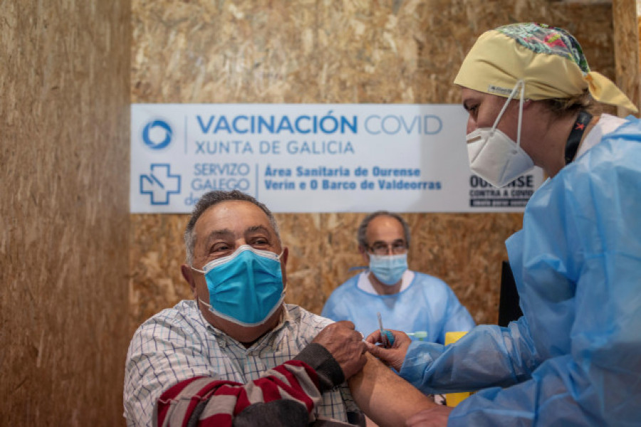Galicia empezará a vacunar contra el covid a los menores de 60 años la próxima semana